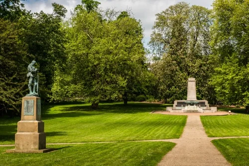 Christchurch Park war memorials