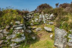 A side-chamber in House 7