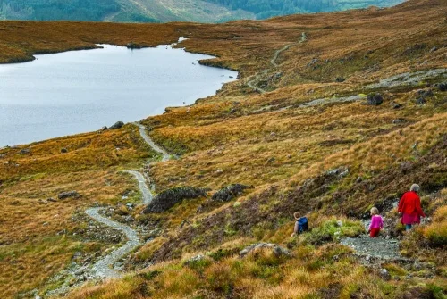Descending to Loch an Fhir-Bhallaich