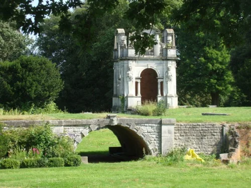 Copped Hall temple (c) Robert Lamb