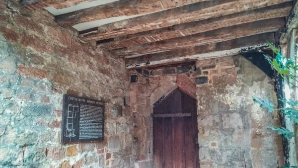 The north-west entrance bay