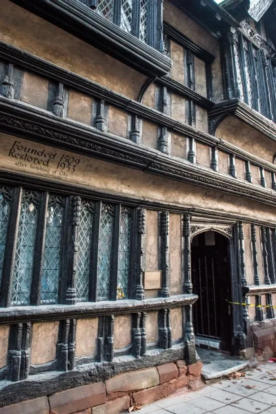 The jettied front facade on Greyfriars Lane