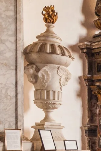 Gothic urn on the memorial to Thomas, Earl Fauconberg (d 1700)