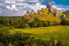 Corfe Castle Village, The spectacular castle ruins