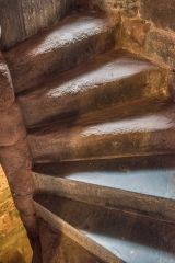 Right-handed spiral stairs to the first floor