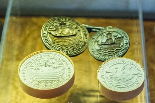 Dartmouth town seals