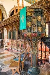 The exquisite wineglass pulpit in St Saviour's Church
