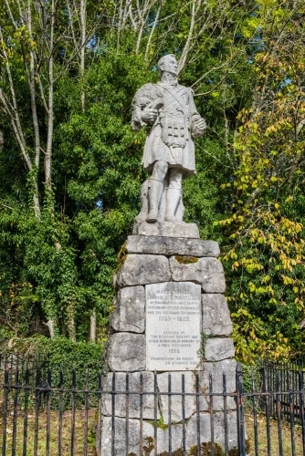 The memorial and base
