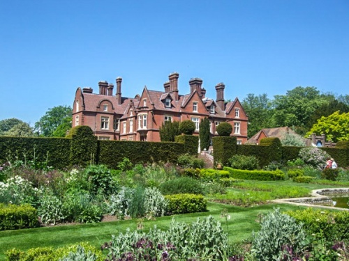 Doddington Place Mansion (c) Paul Gillett