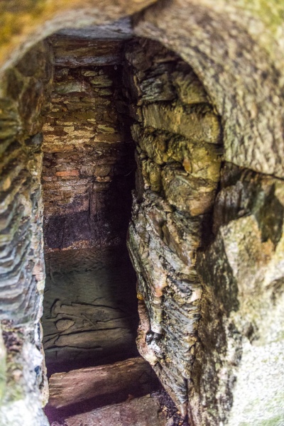 The inner chamber and well