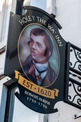 Hole i' the Wa' pub, where Robert Burns drank