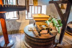 The active grindstones and grain hopper