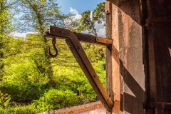 The grain sack hoist