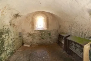 Norman crypt, Duntisbourne Rouse