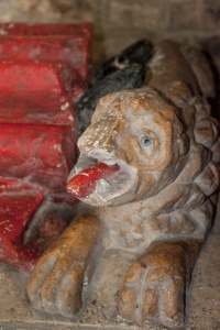 Lion carving on the Fortescue tomb