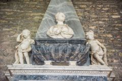 Memorial to Dame Barbara Molesworth, 1735