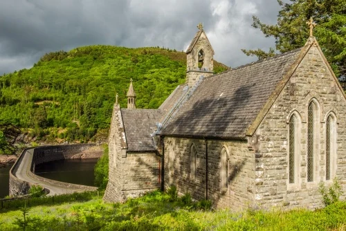 The church and Garreg-ddu viaduct
