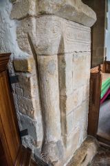 Chancel arch attached column