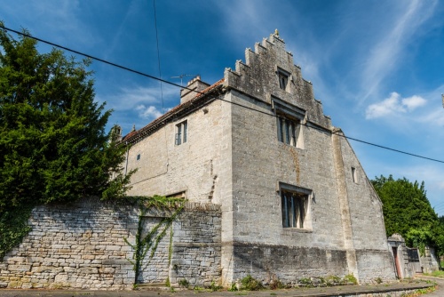 Another look at the manor exterior