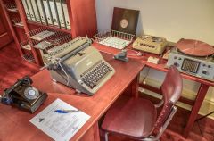 L Ron Hubbard's desk