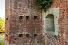 Gun ports defending the main entrance