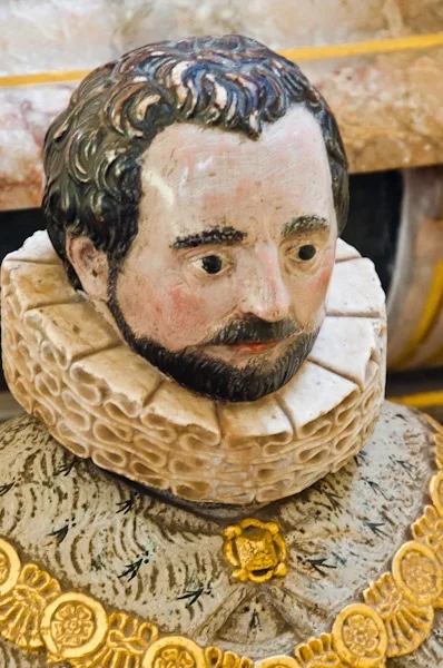 Detail of the Henry Howard tomb (d 1613)