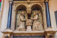 Memorial to William Payne (1626) and Jane Payne (1610)