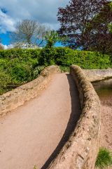 A closer look at the bridge parapet