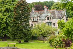 A typical Victorian building in Grange