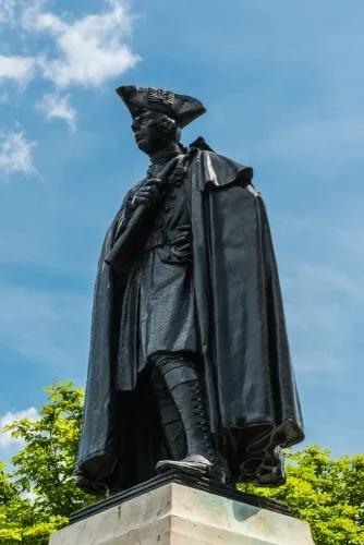 General Wolfe statue