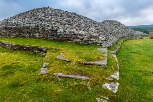 The long cairn forecourt