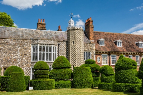 A house in two halves - Tudor (left) and Jacobean (right)