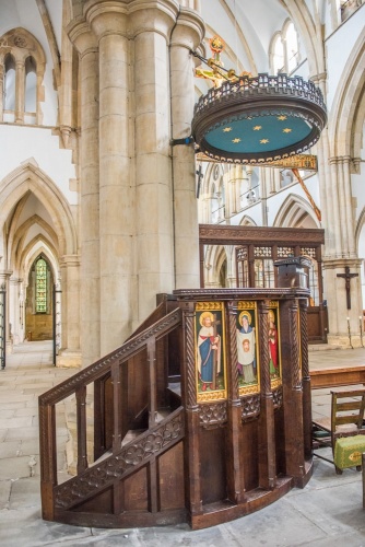 The pulpit, by Temple Moore
