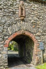 The archway and statue niche