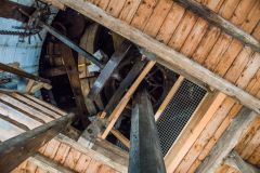 Looking up into the Dust Floor