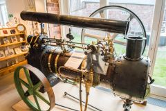 Tuxford portable steam engine, 1883