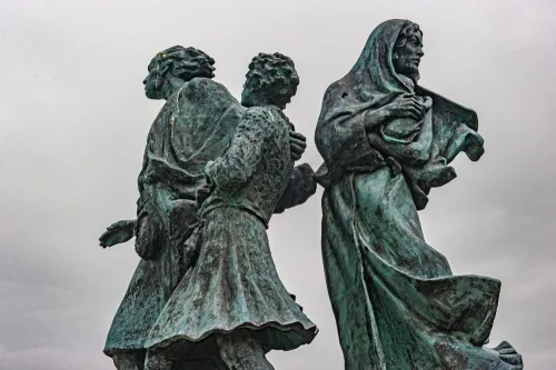 The Emigrants Monument