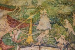 Vysena and Aquyiyne being martyred