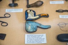 A late-Victorian meerschaum cheroot holder