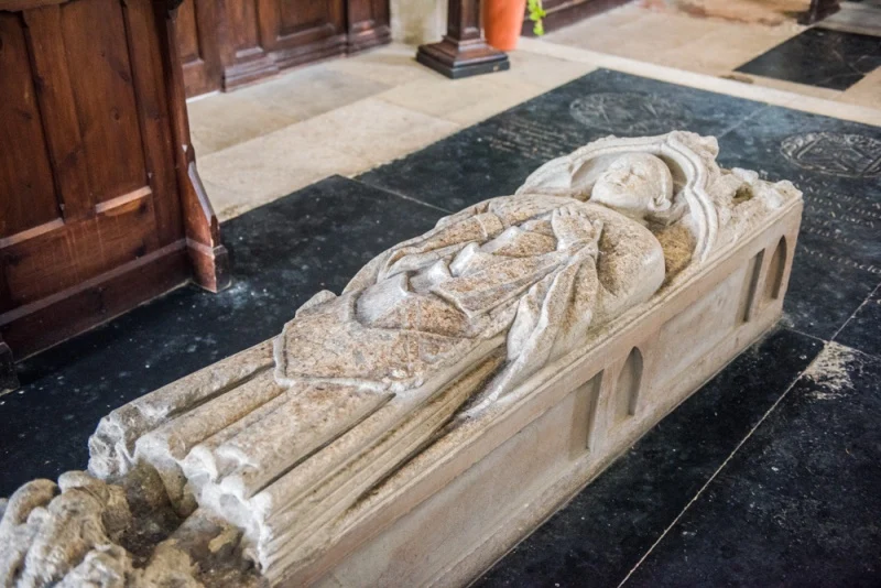 1307 effigy of a prior