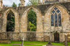 Howden Minster, Looking into the ruined chancel