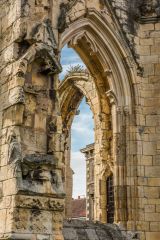 Howden Minster, Ruined windows in the roofless chancel