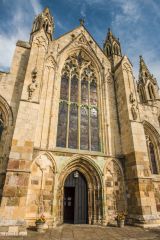 Howden, Howden Minster's west front