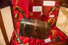 Smugglers pistols and chest