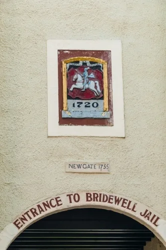 Royal Burgh coat of arms on Newgate