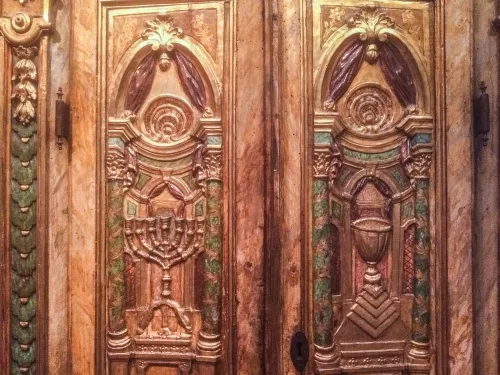 The 17th-century Italian synagogue Ark