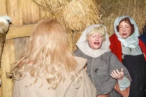 Tableau of Saxon townsfolk