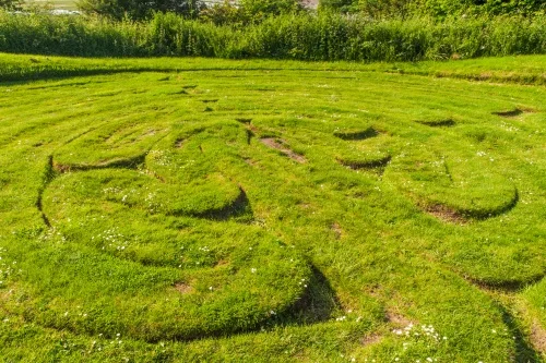 A closeup of the maze design