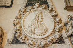 Sir John Curzon memorial, 1727