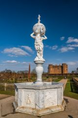The Renaissance garden fountain